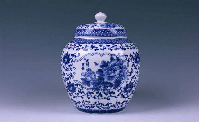 景德镇中号青花瓷茶叶罐